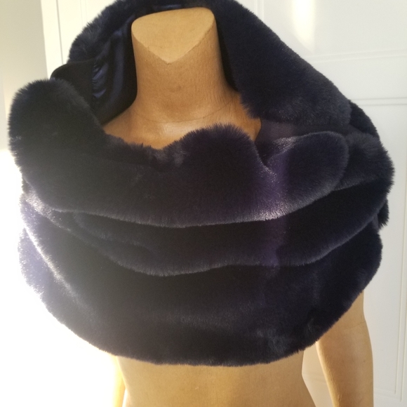 Soia & Kyo Shearling NWOT - Picture 3 of 11